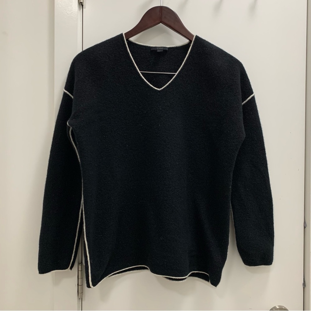 COS 100% wool V-Neck women’s  Sweater xs